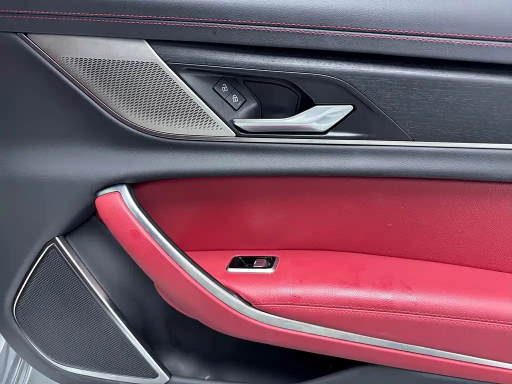 Jaguar XFL 2023 — фото 15