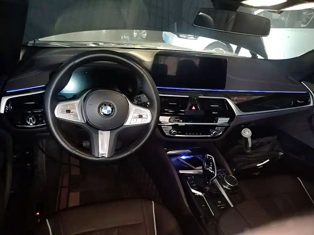 BMW 5 Series 2024 — фото 10