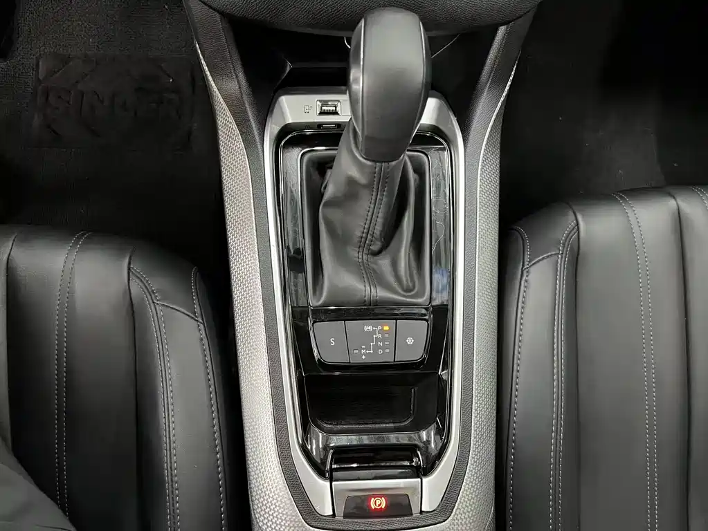 Peugeot 408 2020 — фото 14