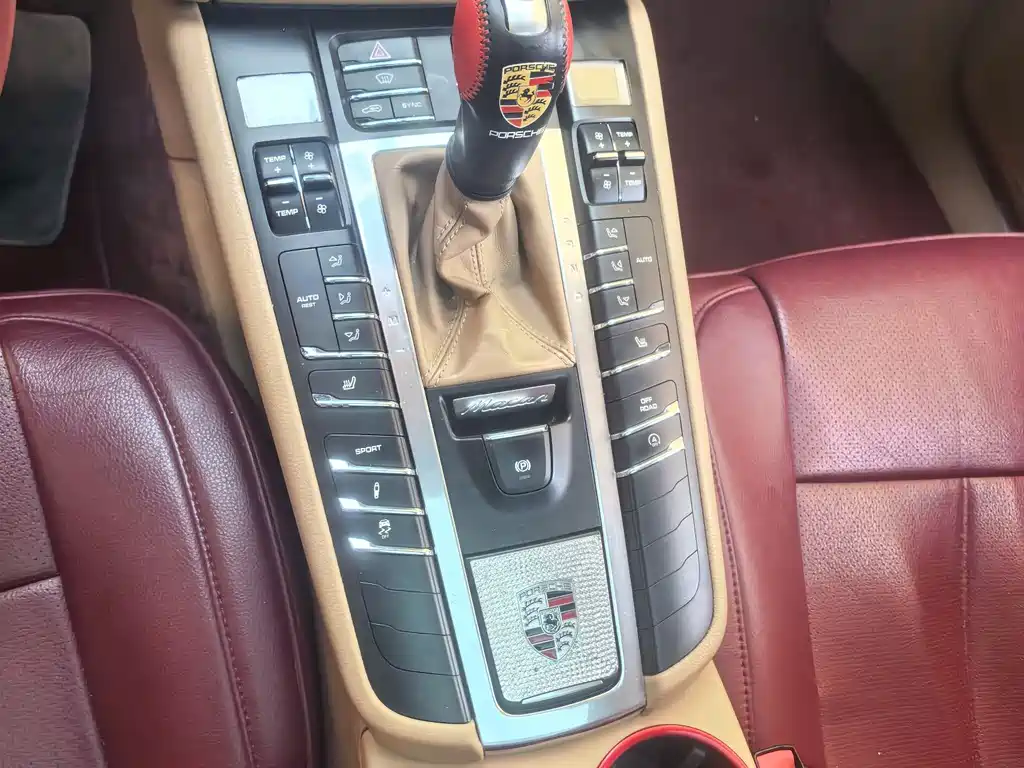 Porsche Macan 2015 — фото 11