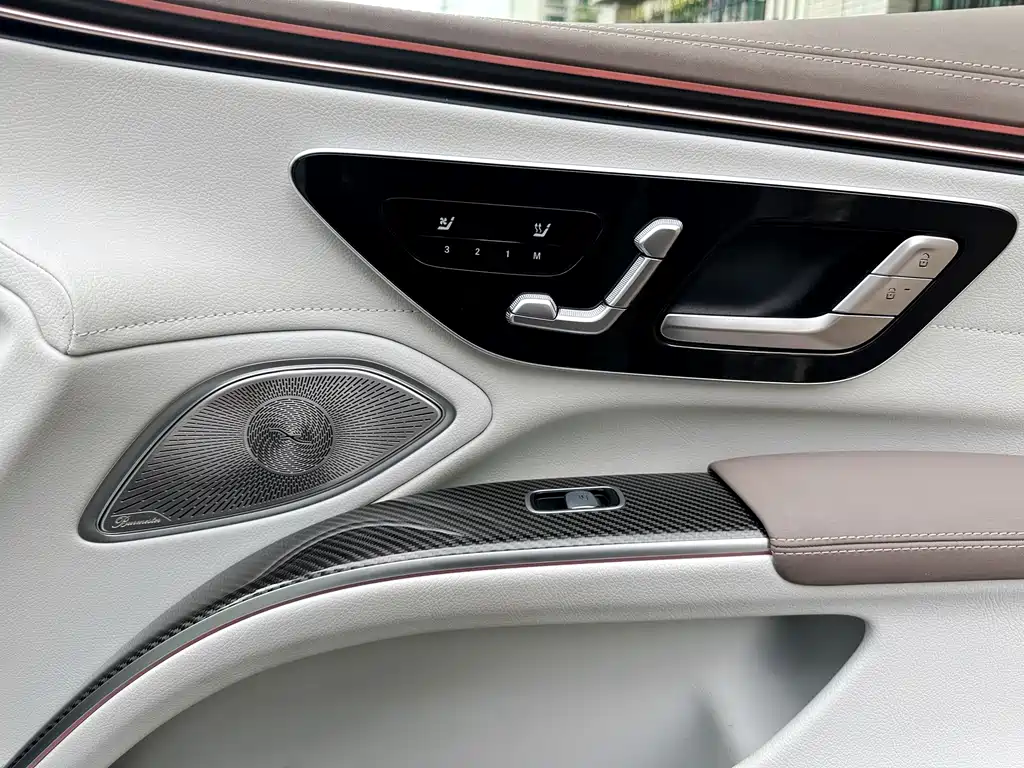 Mercedes-Benz EQS AMG 2024 — фото 17