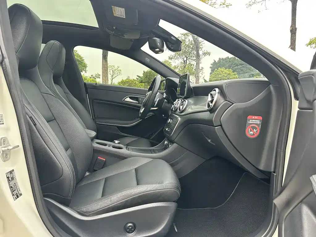 Mercedes-Benz CLA 2015 — фото 19