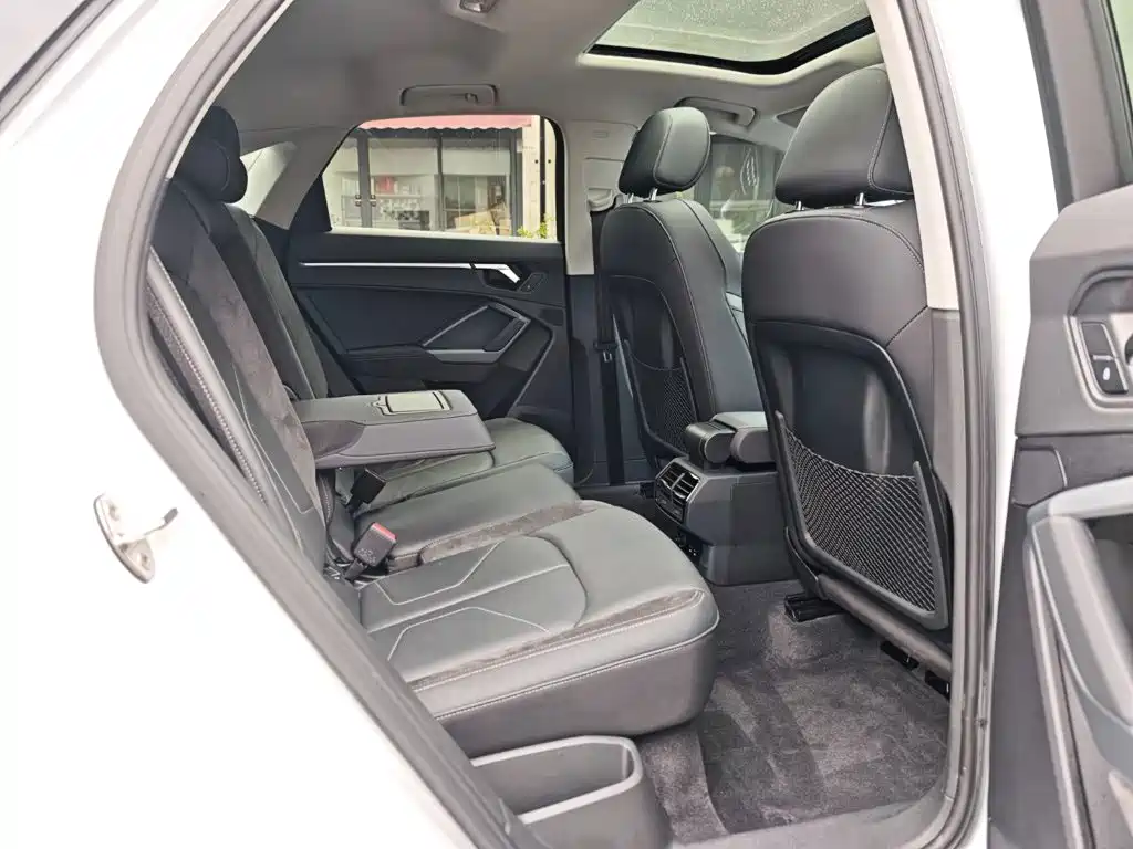 Audi Q3 Sportback 2023 — фото 24