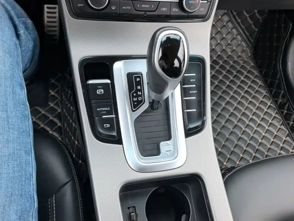 Geely Emgrand GS 2018 — фото 14