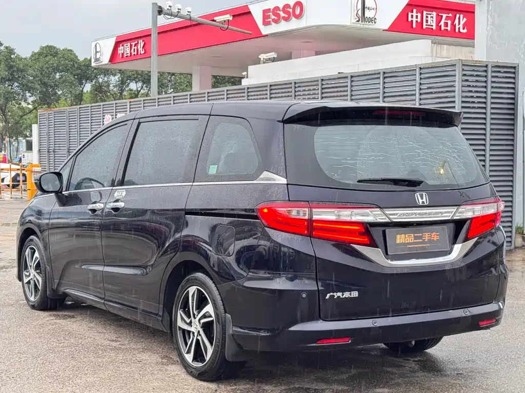 Honda Odyssey 2016 — фото 12
