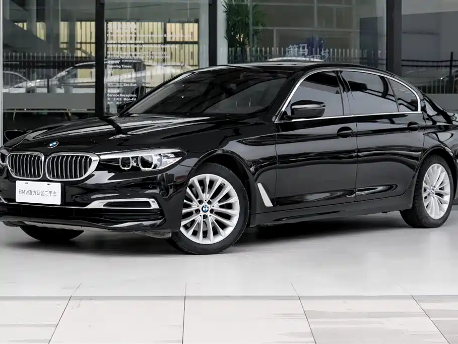 BMW 5 Series 2020 — фото 1