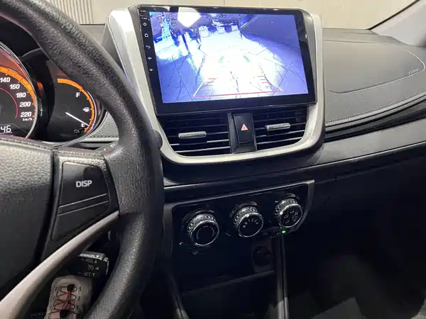 Toyota Yaris L 2022