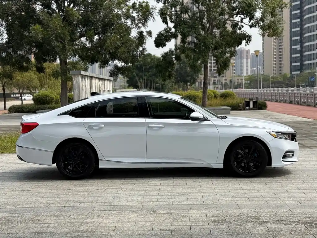 Honda Accord 2019 — фото 12