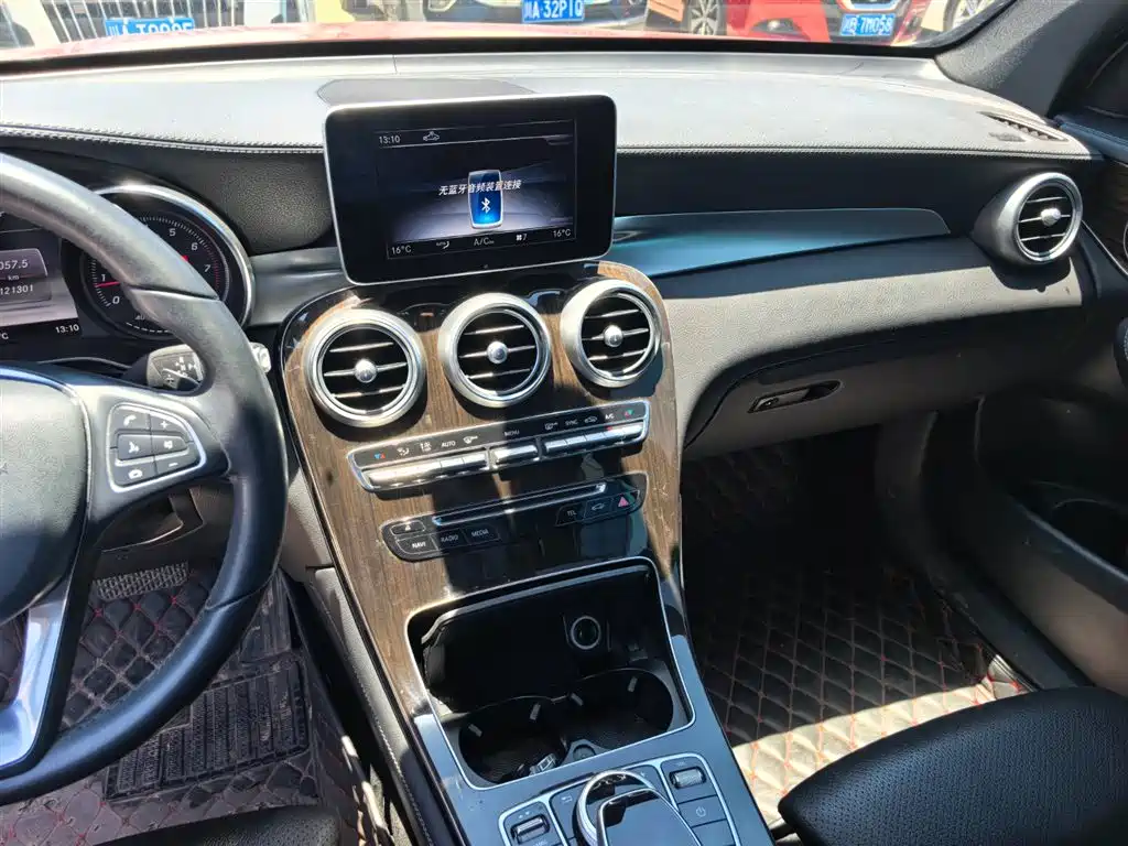 Mercedes-Benz GLC 2018 — фото 13