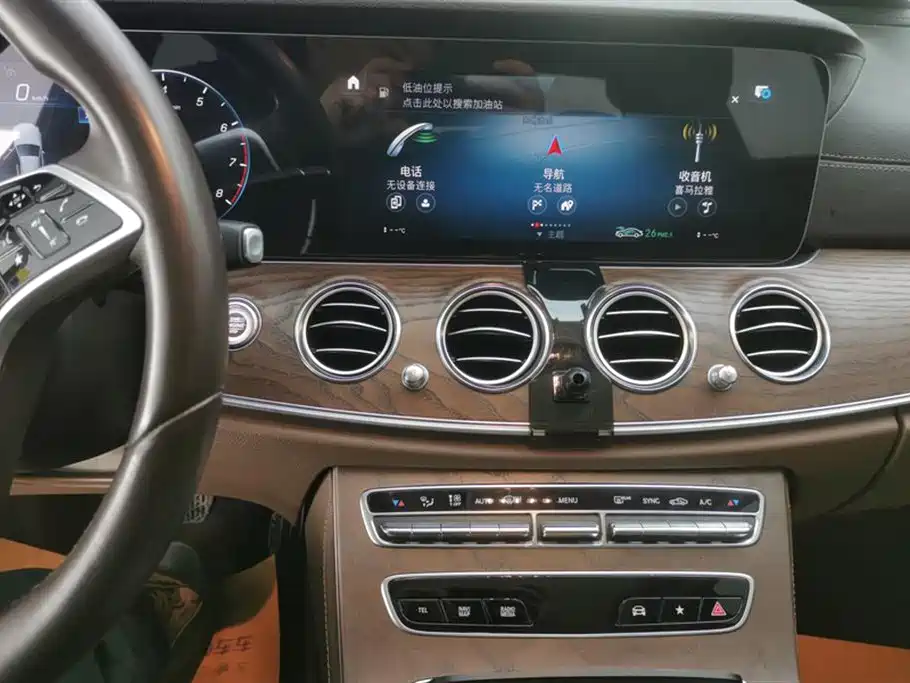 Mercedes-Benz E-Class 2022 — фото 13