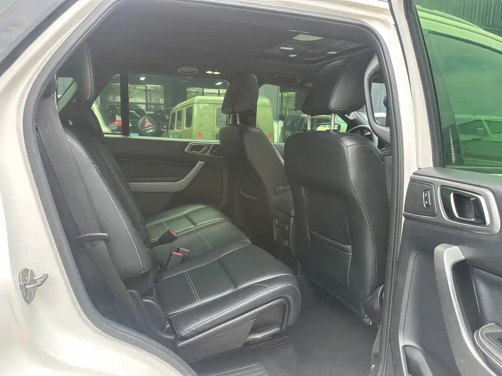 Ford Everest 2018 — фото 10