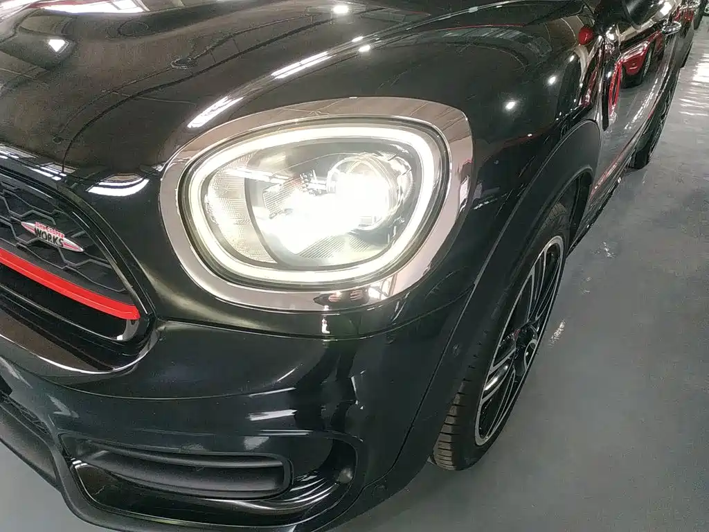 MINI JCW Countryman 2019 — фото 18