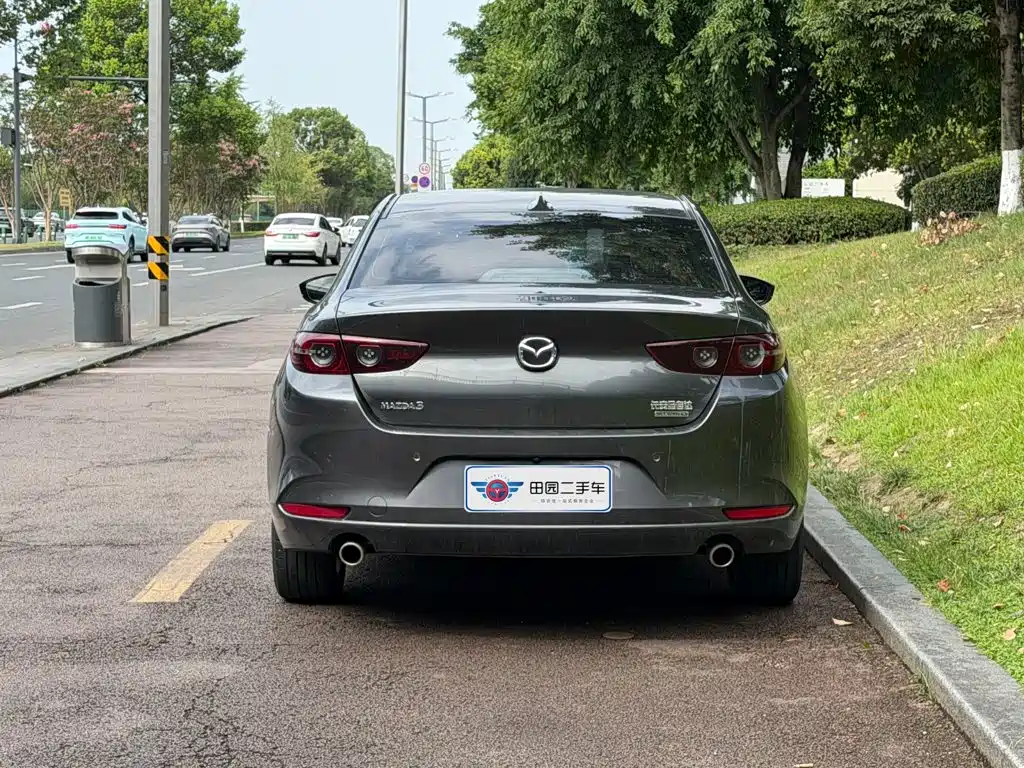 Mazda 3 Axela 2022