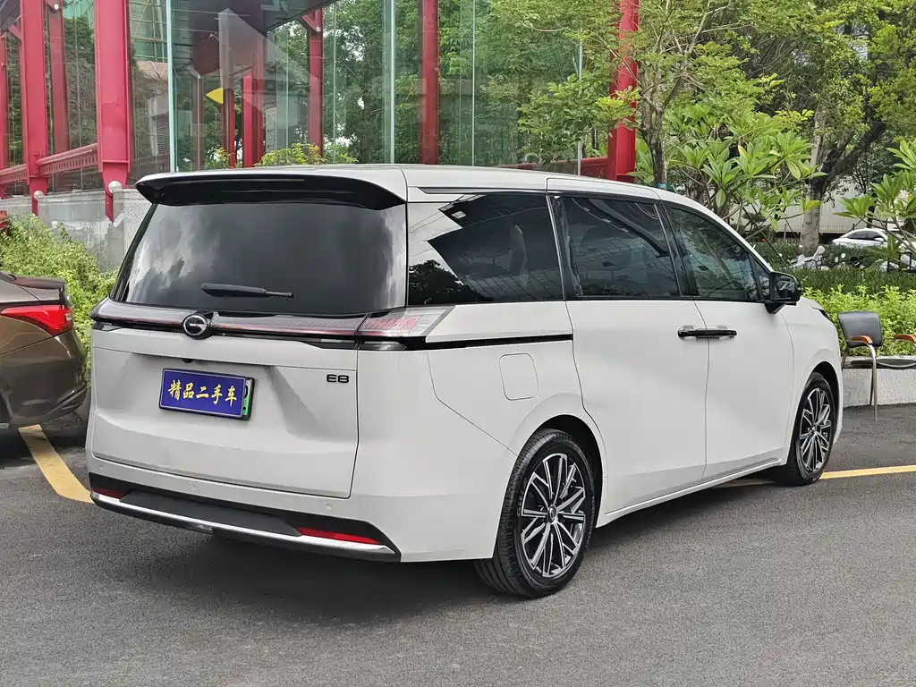 GAC Trumpchi E8 PHEV 2024 — фото 10