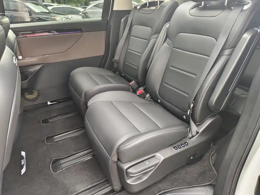 GAC Trumpchi E8 PHEV 2024 — фото 16