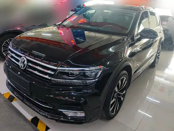 Volkswagen Tiguan L Plug-In Hybrid 2020