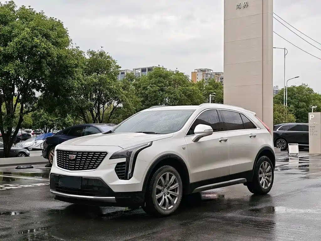 Cadillac XT4 2021 — фото 1