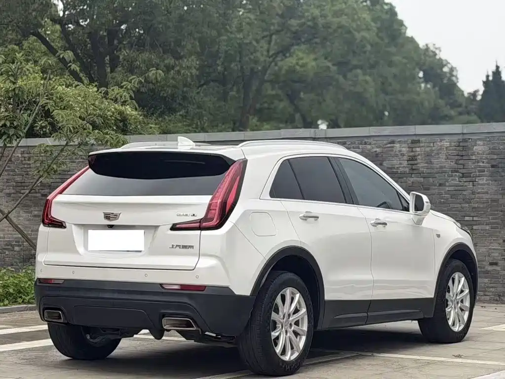 Cadillac XT4 2020 — фото 11