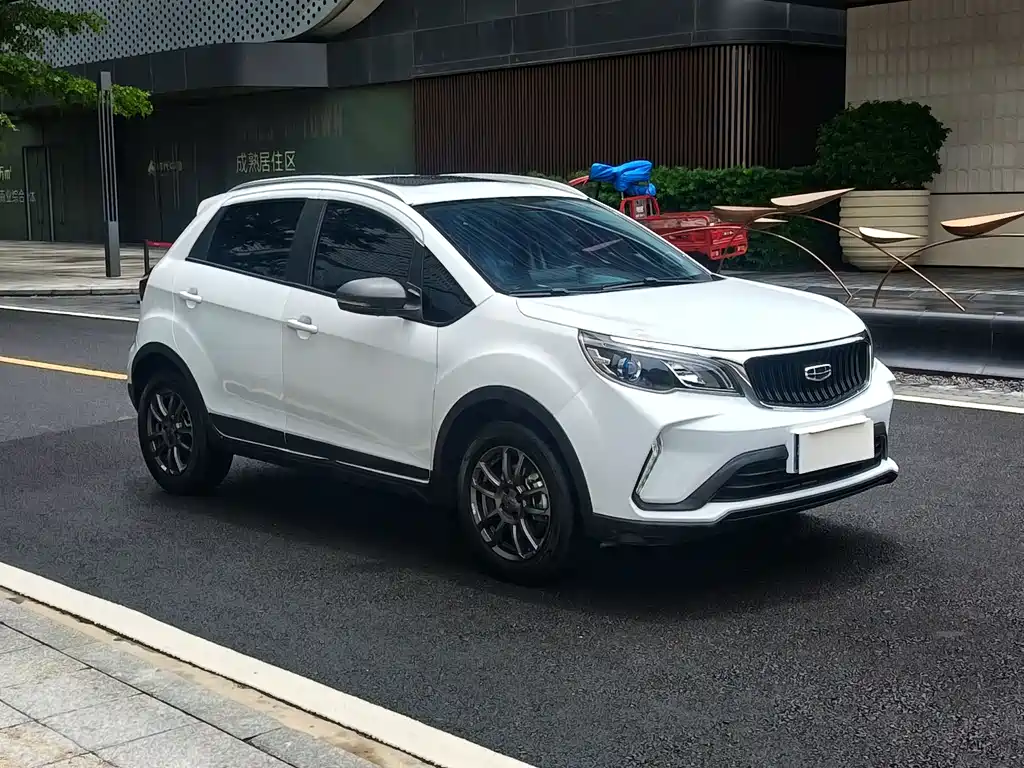 Geely Vision X3 2022 — фото 3