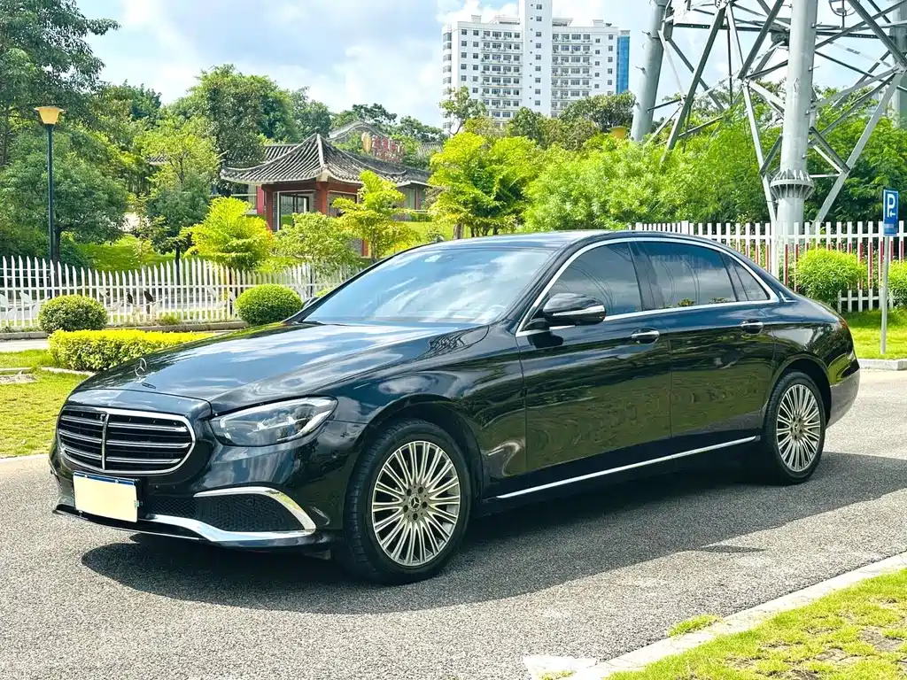 Mercedes-Benz E-Class 2022 — фото 1