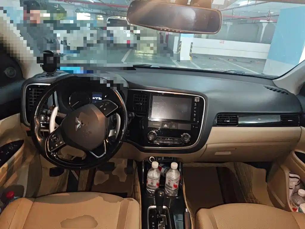 Mitsubishi Outlander 2016