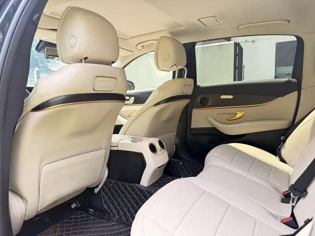 Mercedes-Benz E-Class 2017 — фото 13