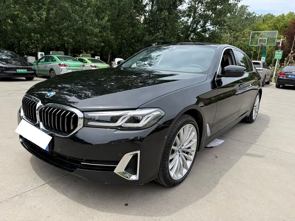 BMW 5 Series 2023 — фото 1