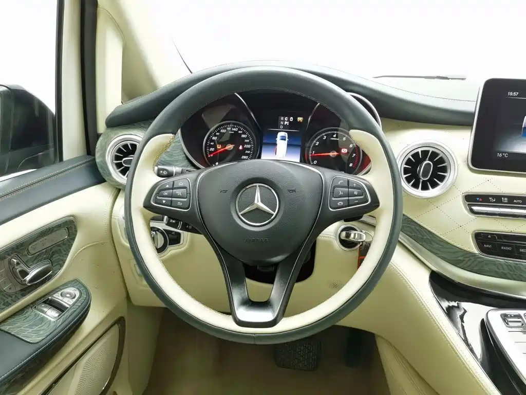 Mercedes-Benz V-Class 2020 — фото 14