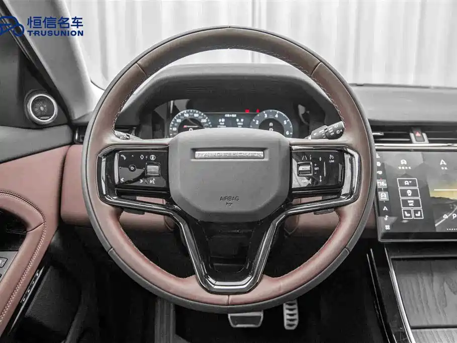 Land Rover Evoque 2024 — фото 17