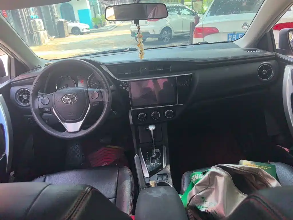 Toyota Corolla 2017 — фото 10
