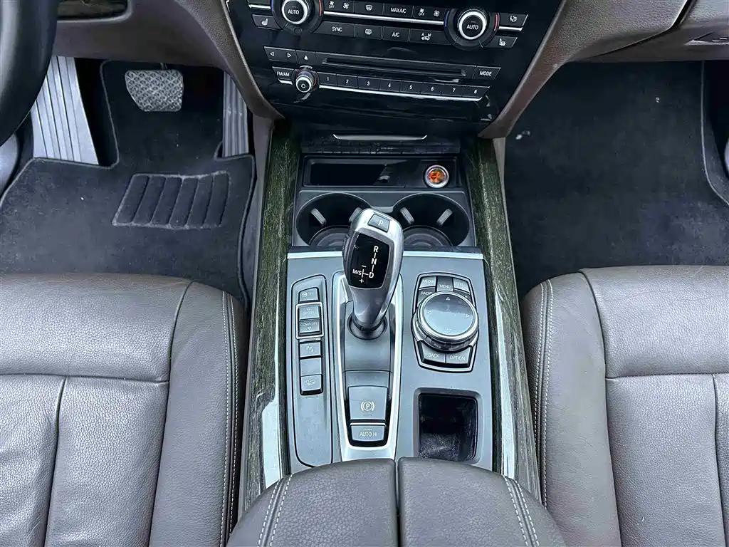 BMW X5 2015 — фото 14