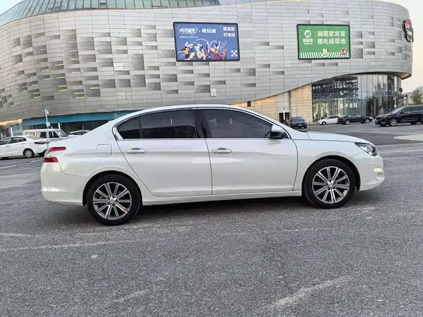 Peugeot 408 2018