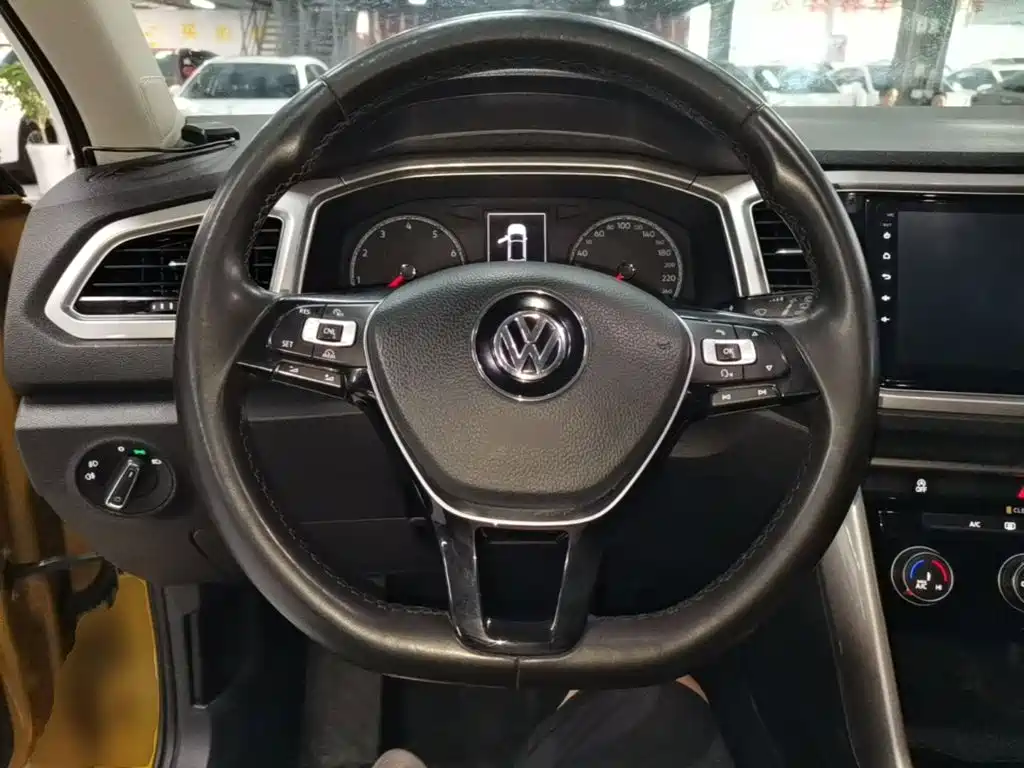 Volkswagen T-Roc 2018 — фото 11
