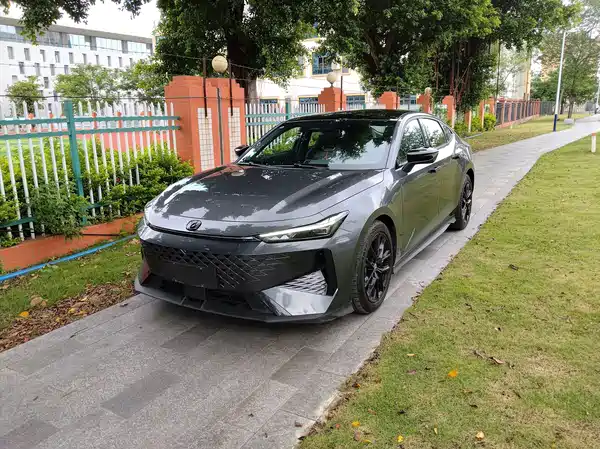 Changan UNI-V 2025