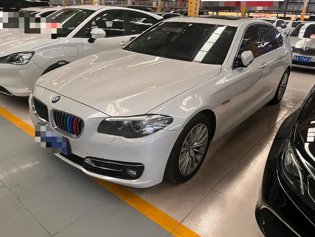 BMW 5 Series 2016 — фото 1