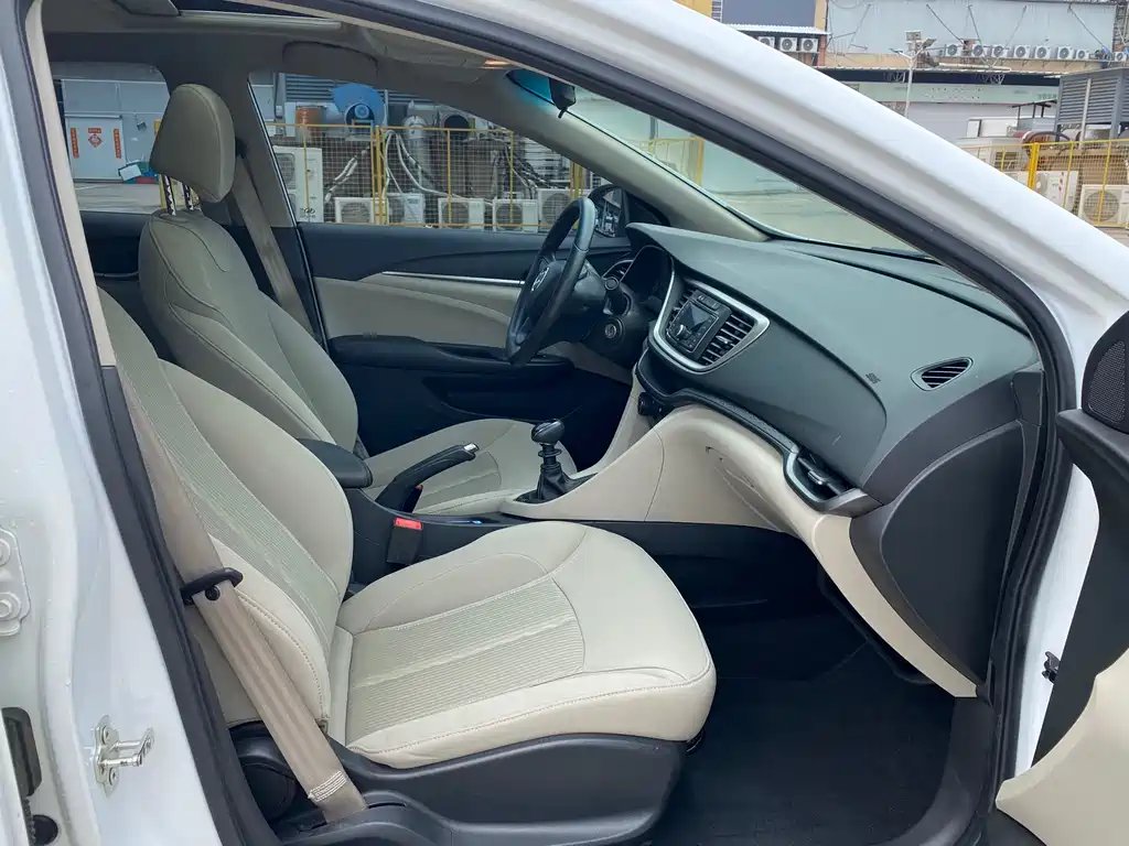 Buick Excelle 2015 — фото 13