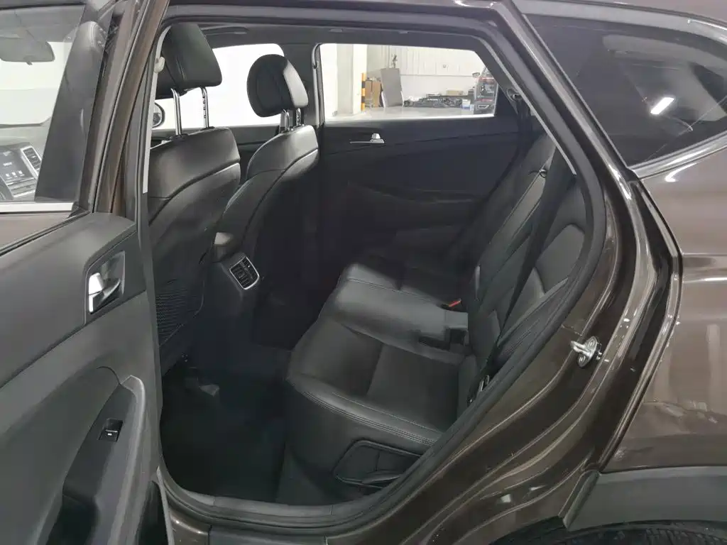 Hyundai Tucson 2016 — фото 15