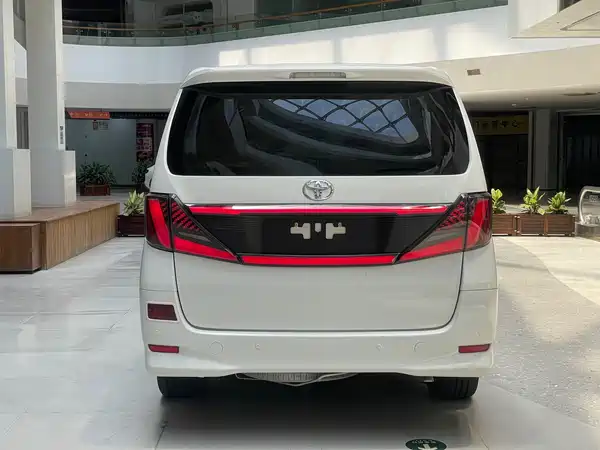 Toyota Alphard 2013
