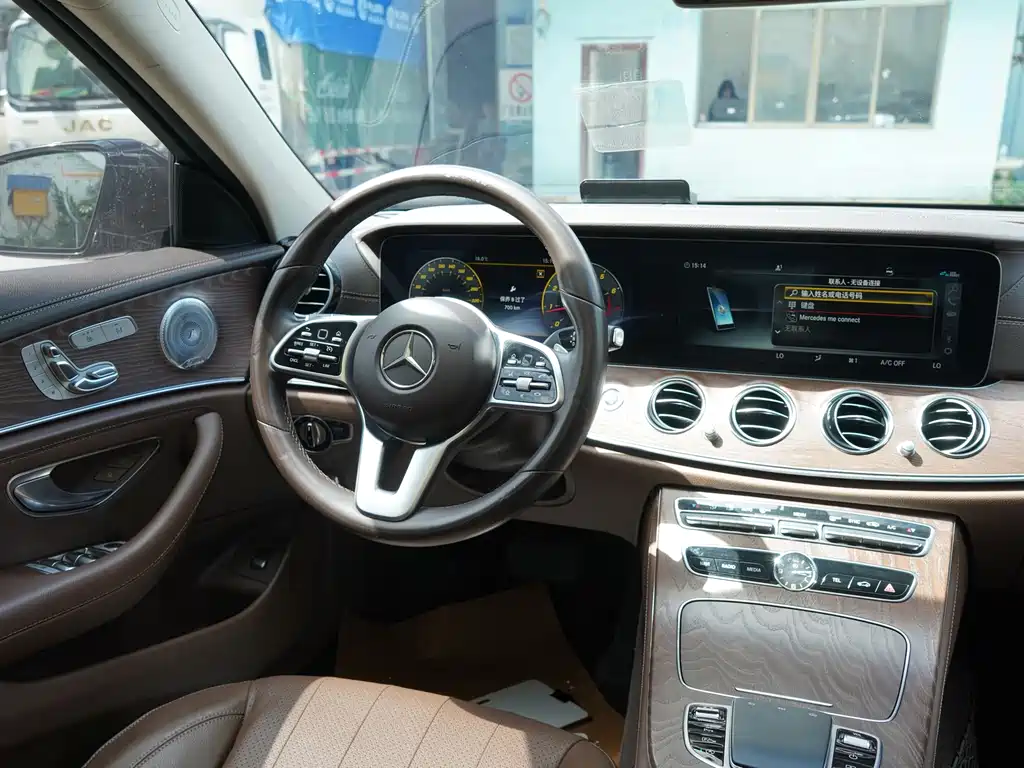 Mercedes-Benz E-Class 2020 — фото 15