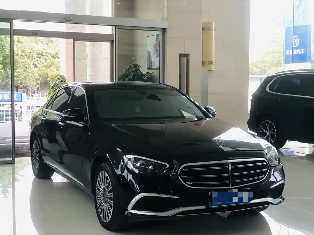Mercedes-Benz E-Class 2022 — фото 3