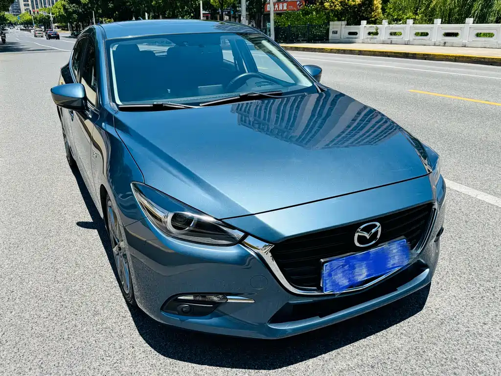 Mazda 3 Axela 2018 — фото 3