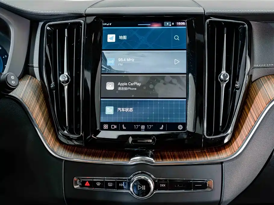 Volvo XC60 2024 — фото 11
