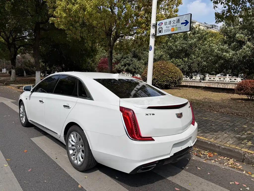Cadillac XTS 2019 — фото 21