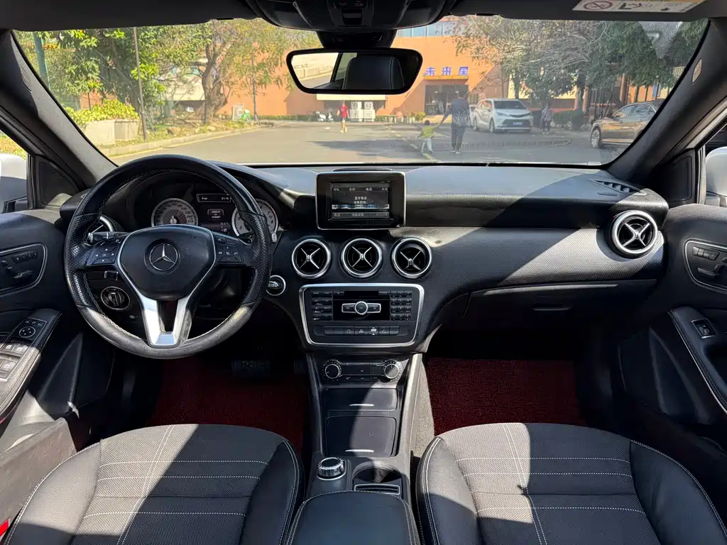 Mercedes-Benz A-Class 2013 — фото 11