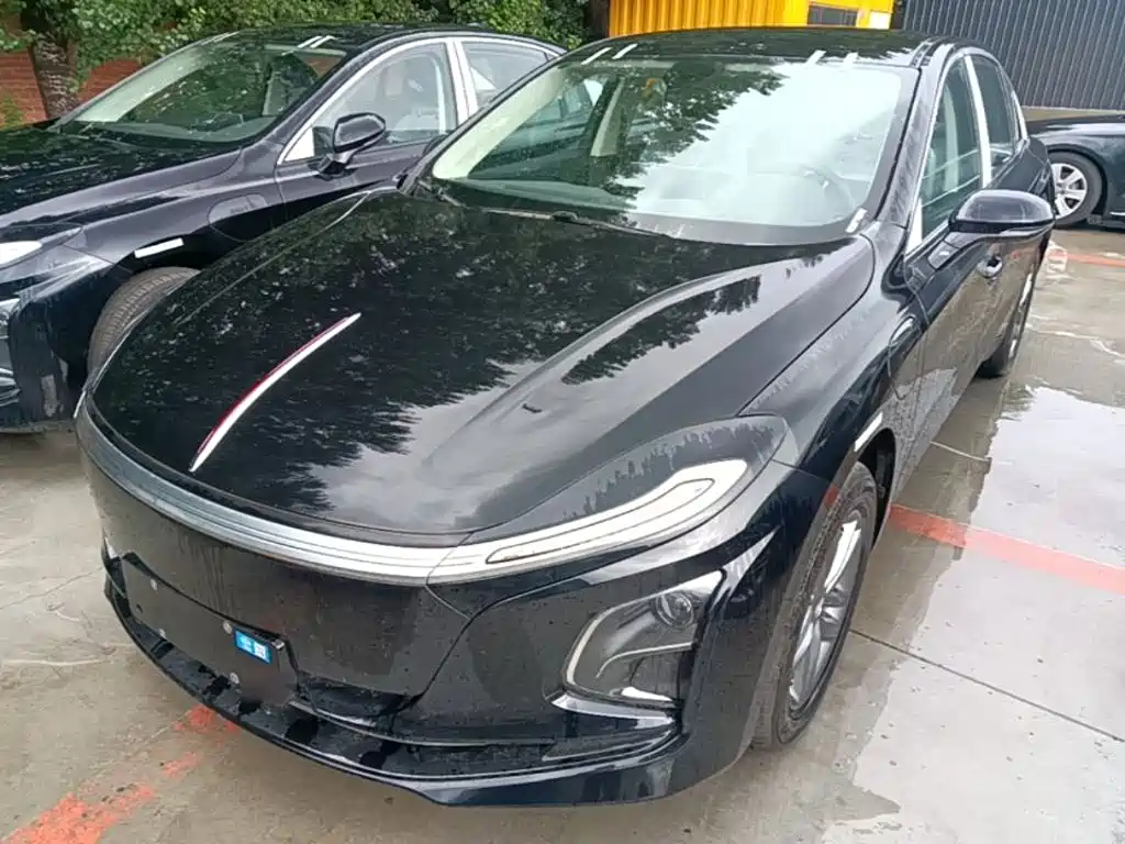 Hongqi E-QM5 2026