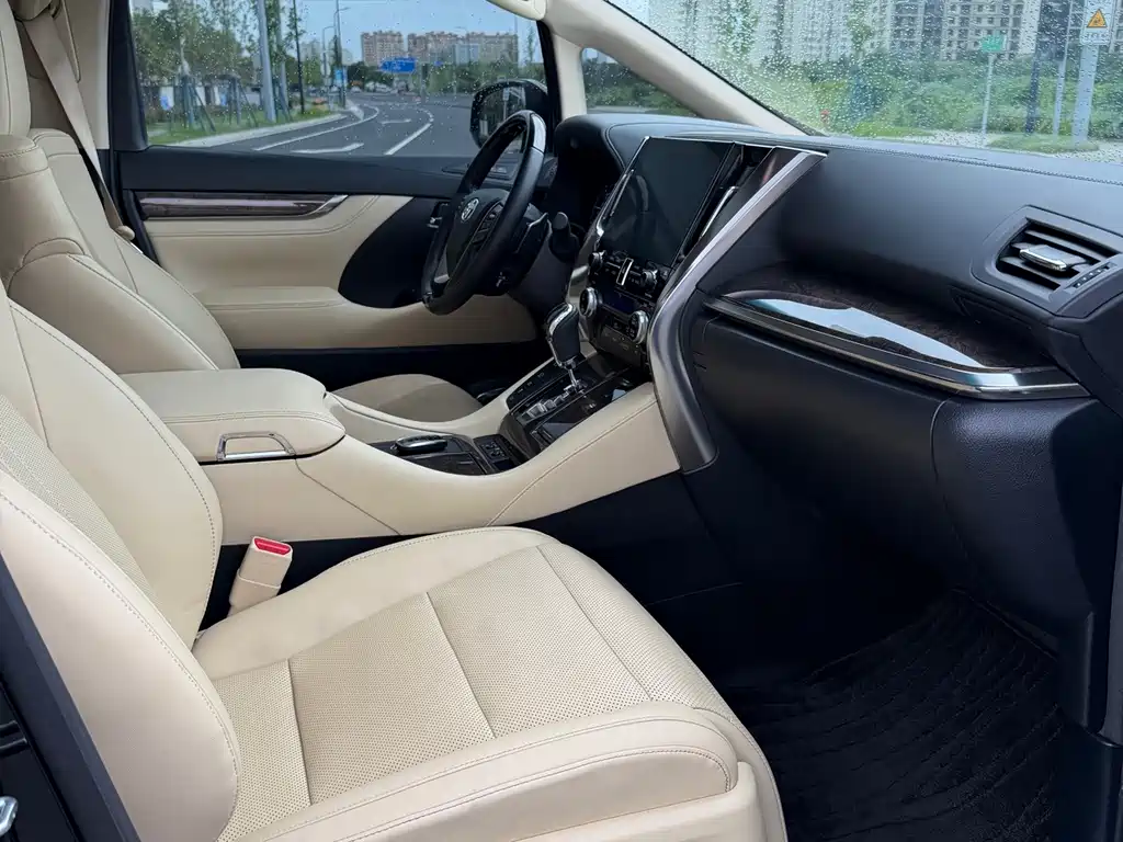 Toyota Vellfire 2022 — фото 13