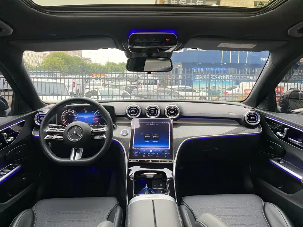 Mercedes-Benz C-Class 2023 — фото 5