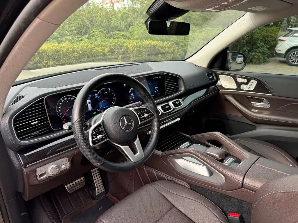 Mercedes-Benz GLS 2023 — фото 9