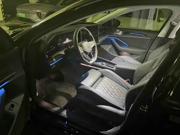 Volkswagen Magotan 2025