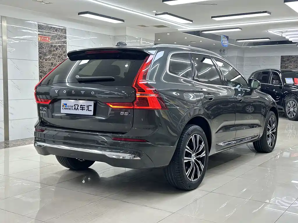 Volvo XC60 2021 — фото 4